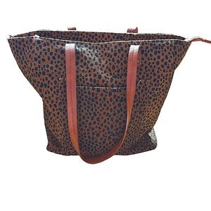 Universal Thread Shoulder Bag